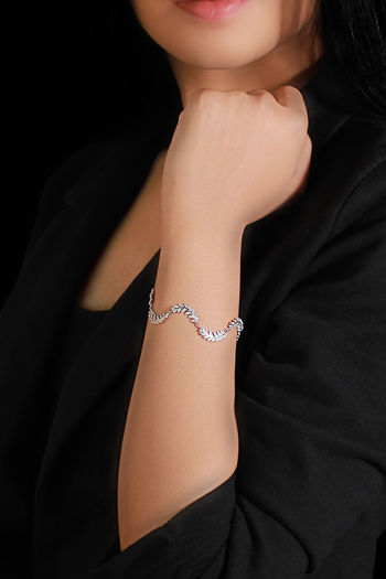 Buy Oxidised Silver Leaf Bracelet Online in India | AVNI